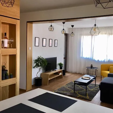 Golden View Of 아파트 플로브디프
