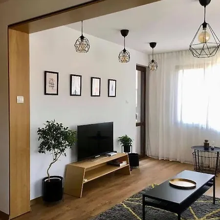 아파트 Golden View Of *